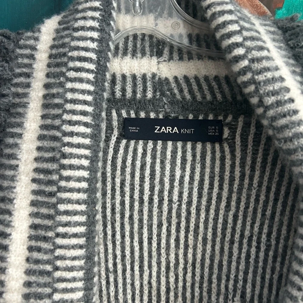 Zara Knit Gray and White Striped Cardigan W Bell Sleeves Small - Picture 3 of 16
